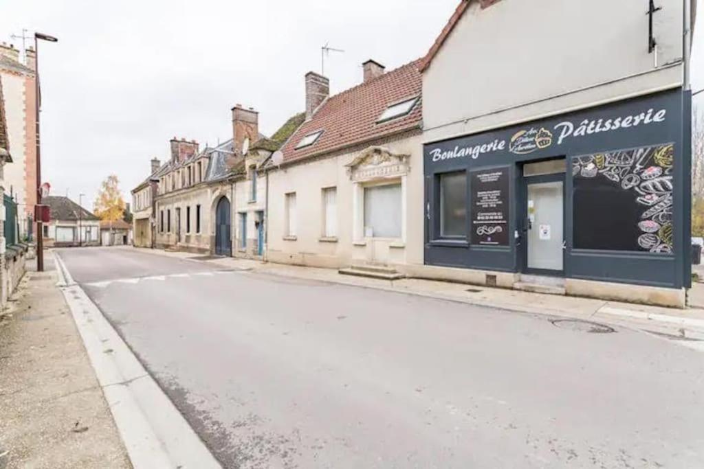 Le Gambetta - Nouveau Proprietaire Estissac Exteriör bild