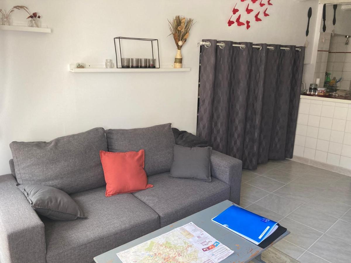 Le Gambetta - Nouveau Proprietaire Estissac Exteriör bild
